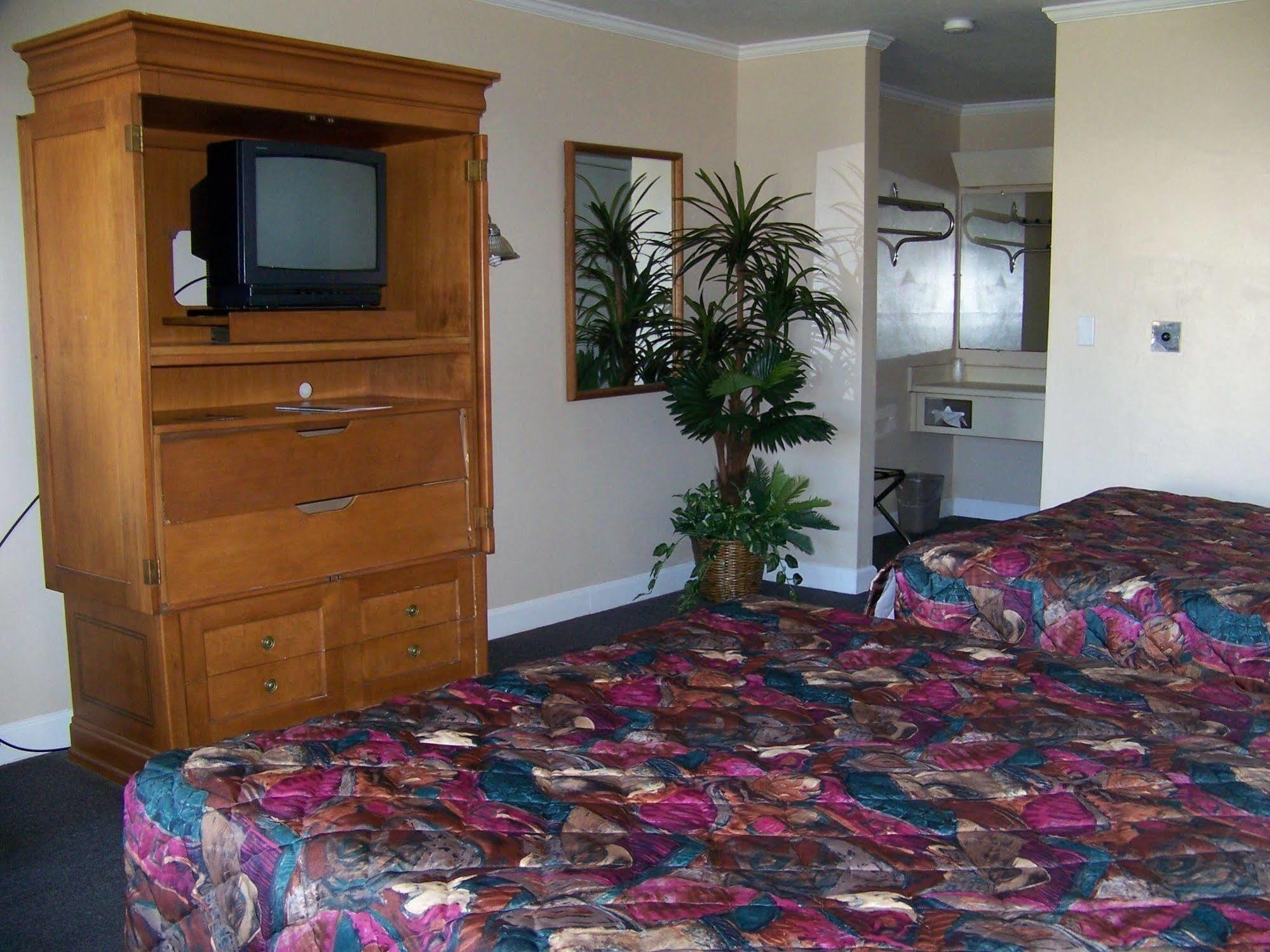 Emerald Sands Inn Milton Bagian luar foto