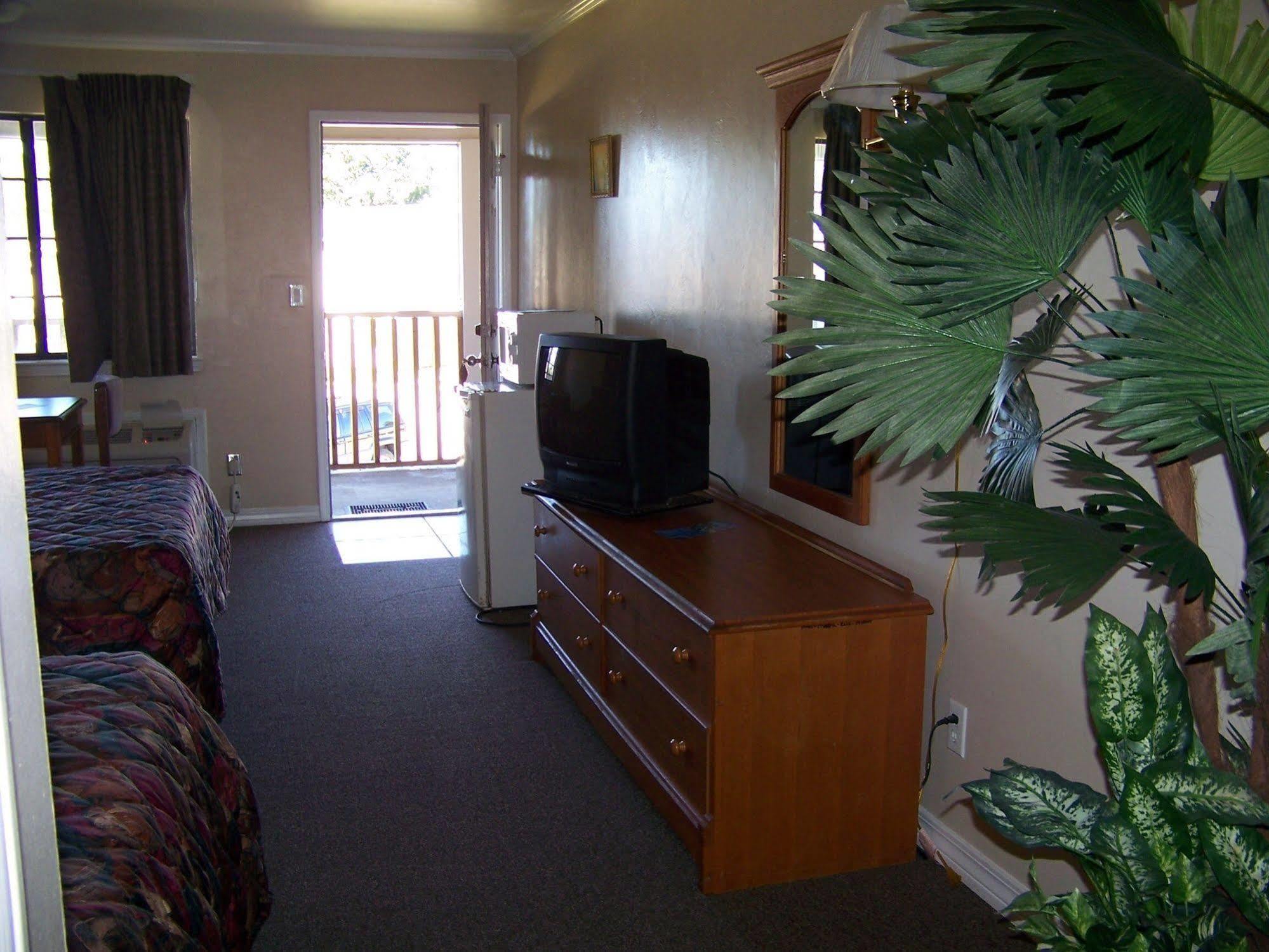 Emerald Sands Inn Milton Bagian luar foto